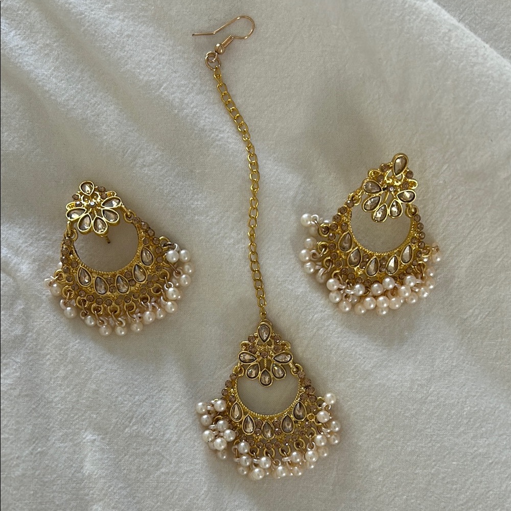 Indian Gold and Pearl Tikka and Earring Set